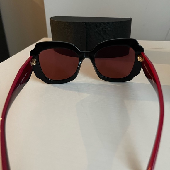 Prada Shades Black|Burg|Red main image 9